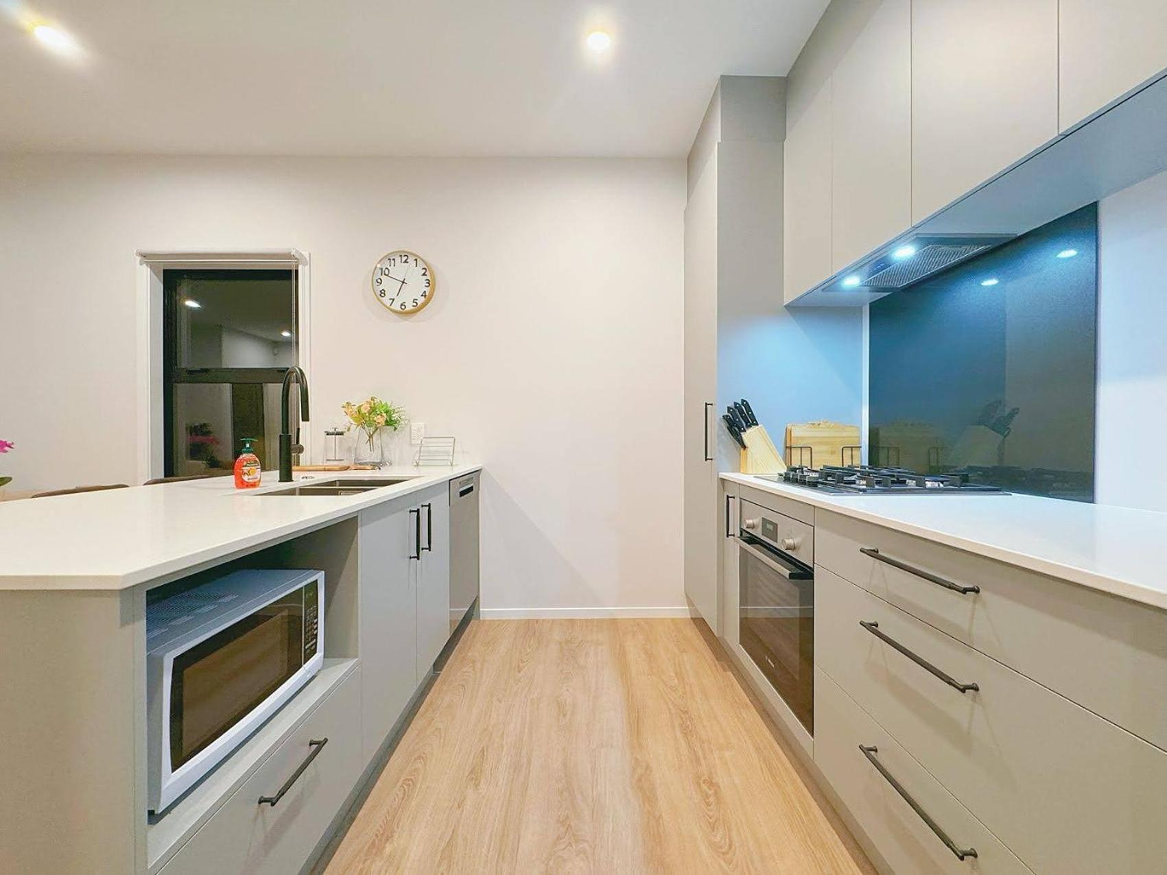 Modern & Stylish 3 Bedroom At Lowerhutt ロワー・ハット エクステリア 写真
