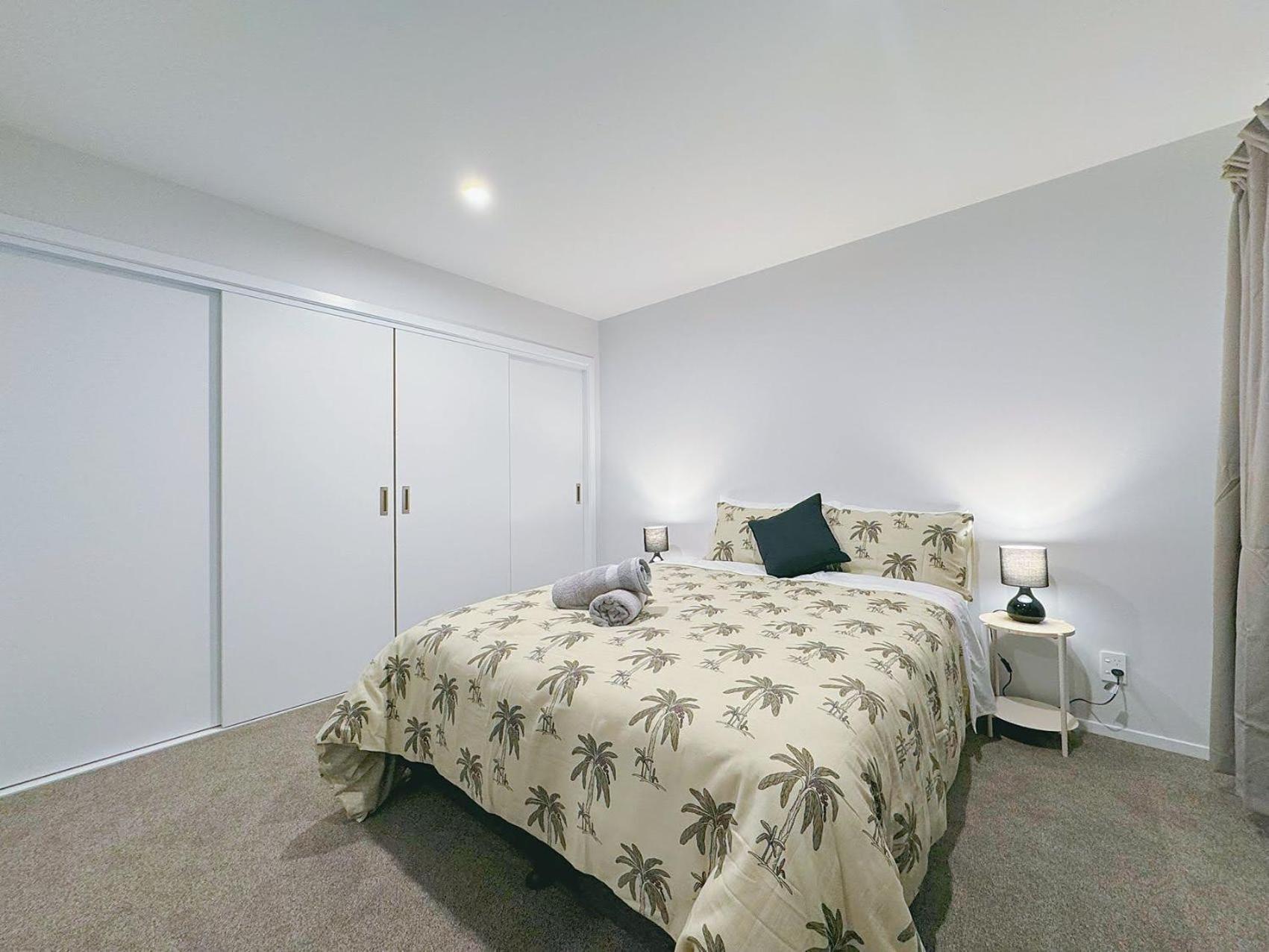 Modern & Stylish 3 Bedroom At Lowerhutt ロワー・ハット エクステリア 写真