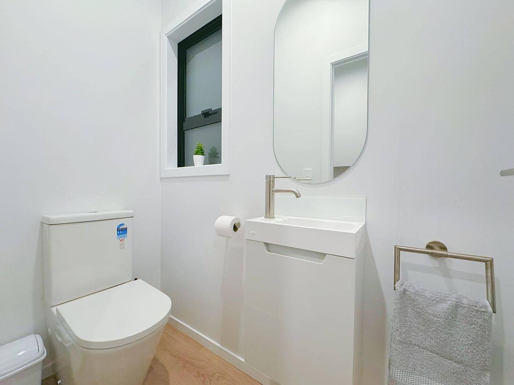 Modern & Stylish 3 Bedroom At Lowerhutt ロワー・ハット エクステリア 写真