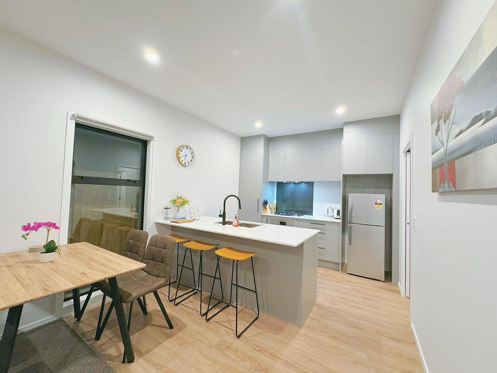 Modern & Stylish 3 Bedroom At Lowerhutt ロワー・ハット エクステリア 写真