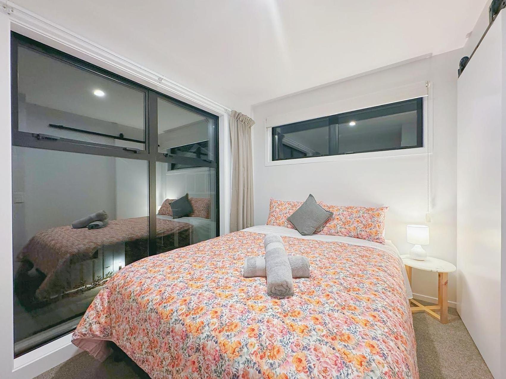 Modern & Stylish 3 Bedroom At Lowerhutt ロワー・ハット エクステリア 写真
